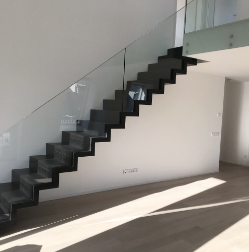 Faltwerktreppe mit Glas